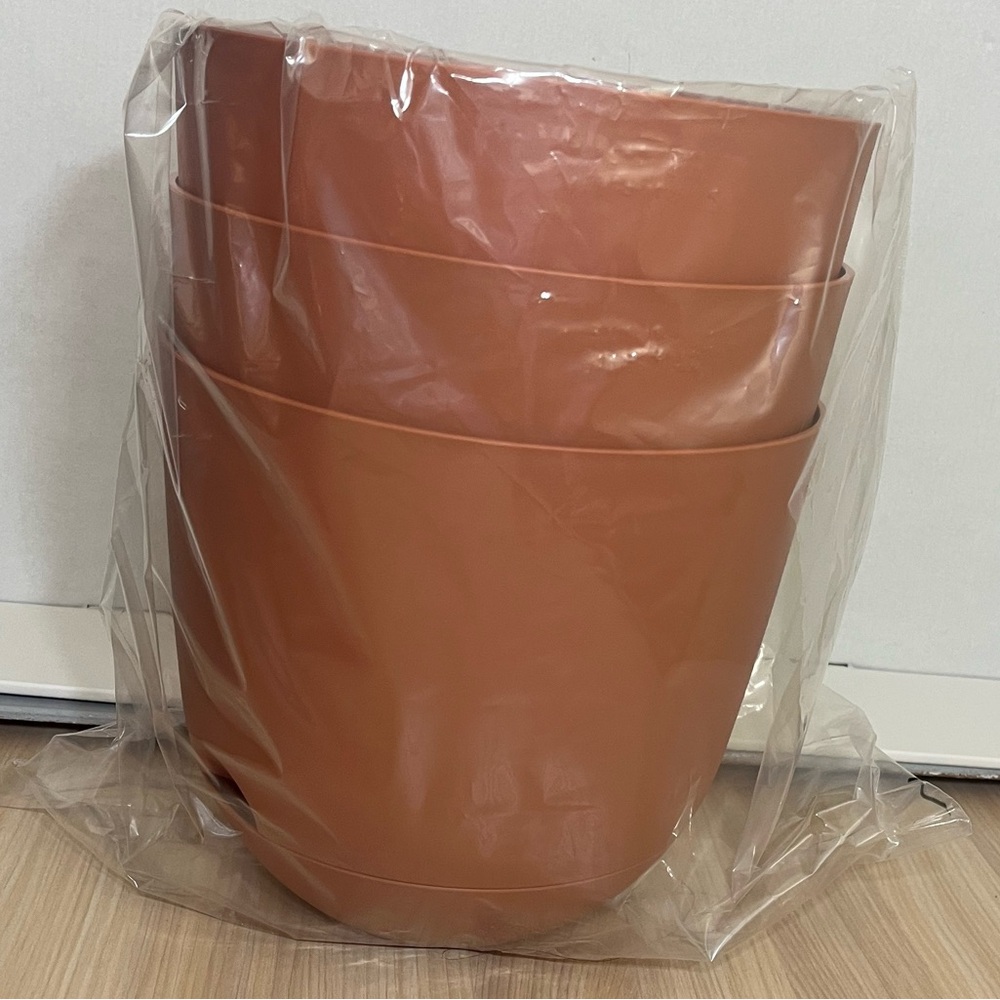 Room Essentials Self Watering Plastic Indoor Outdoor Planters Rust 8x8 Inch New - Picture 3 of 8